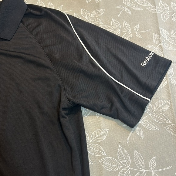 Men’s Reebok Golf Shirt. - Picture 3 of 6